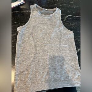 Lululemon gray heather tank - size 4